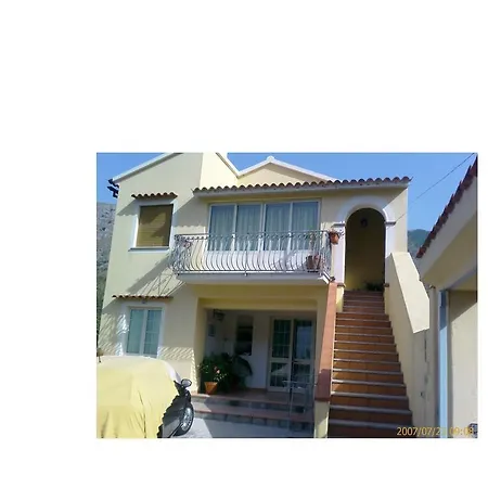 - Campomulini Apartment